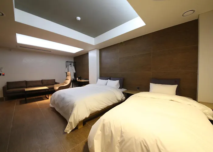 Yeoubi Hotel